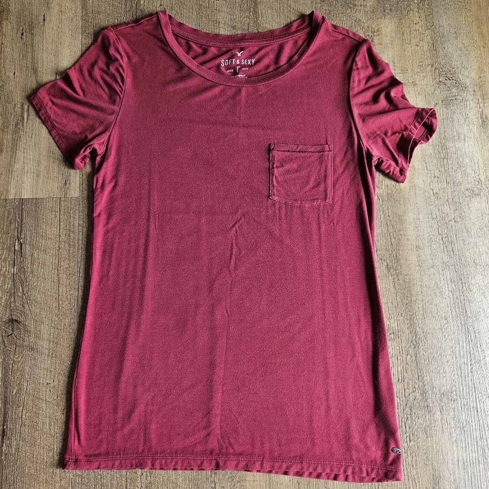 American Eagle Soft and Sexy Burgundy Red Short Sleeve Scoop Neck Tee Shirt